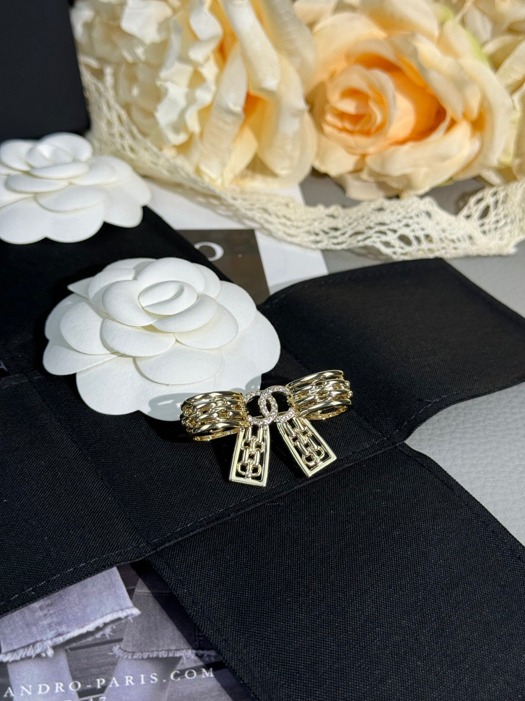 [Glimmer]25K Hollow Bow Brooch