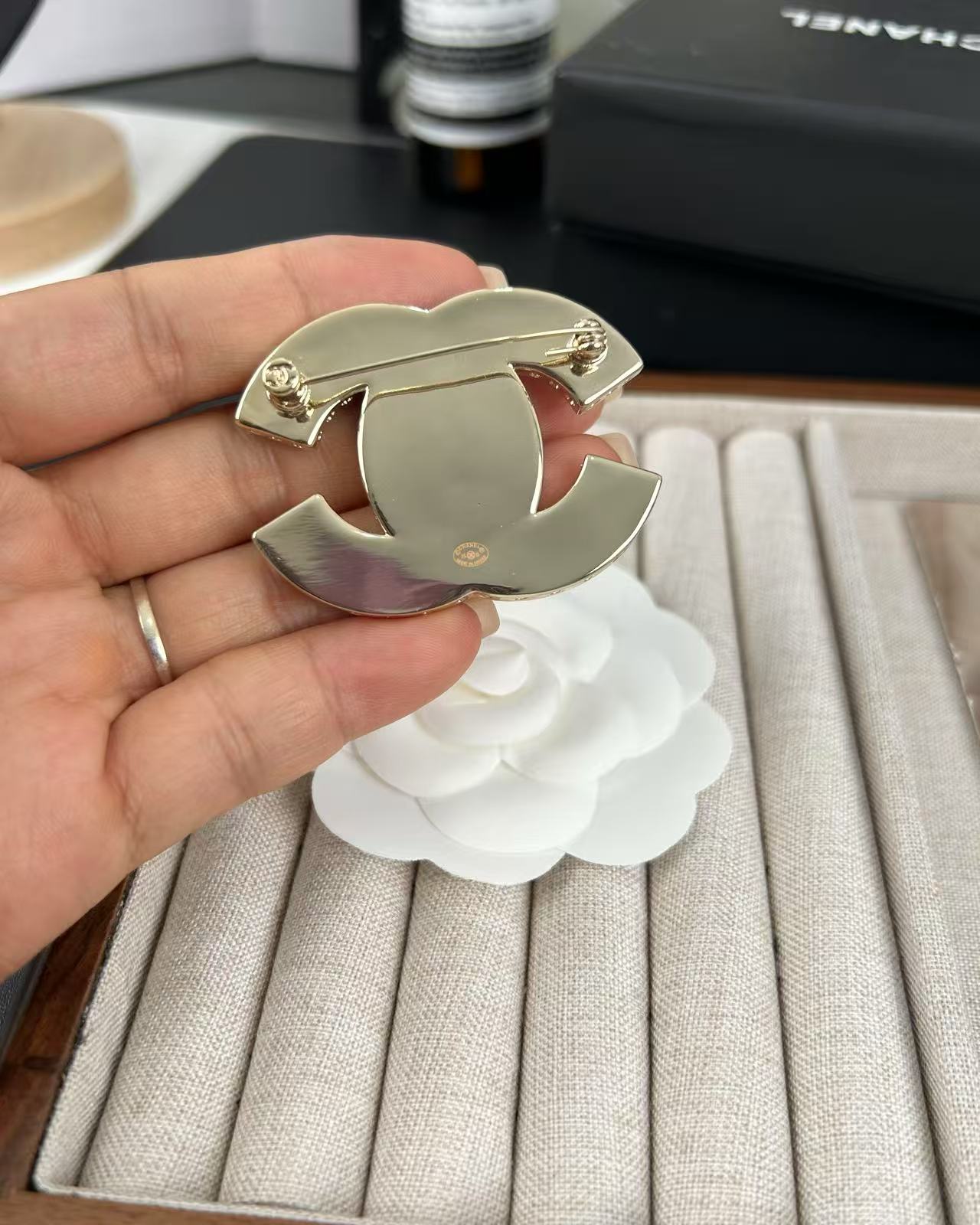 [Glimmer]Pink Resin Classic Brooch 5cm