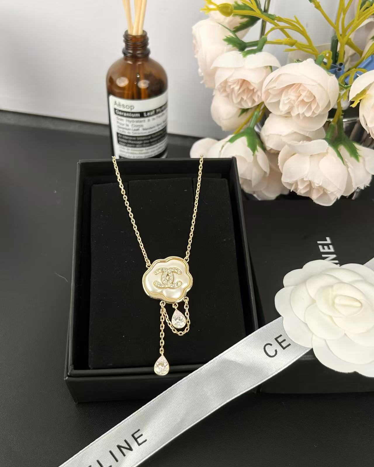 [Glimmer]Cloud Pearl Mother-of-Pearl Diamond Chain Pendant Necklace