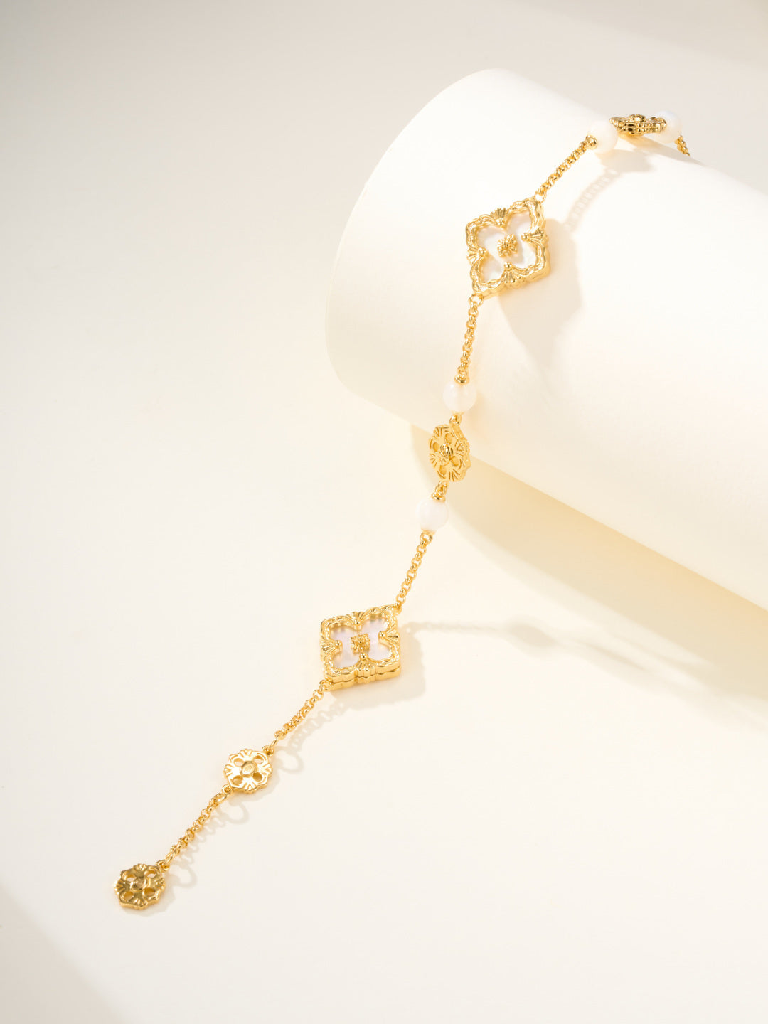 [Glimmer]B.C.L ENAMELED Three-Flower Bracelet£¨Trumpet)
