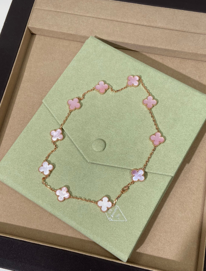 [Glimmer Jewellery] ピンクのネックレス（10連クローバー）