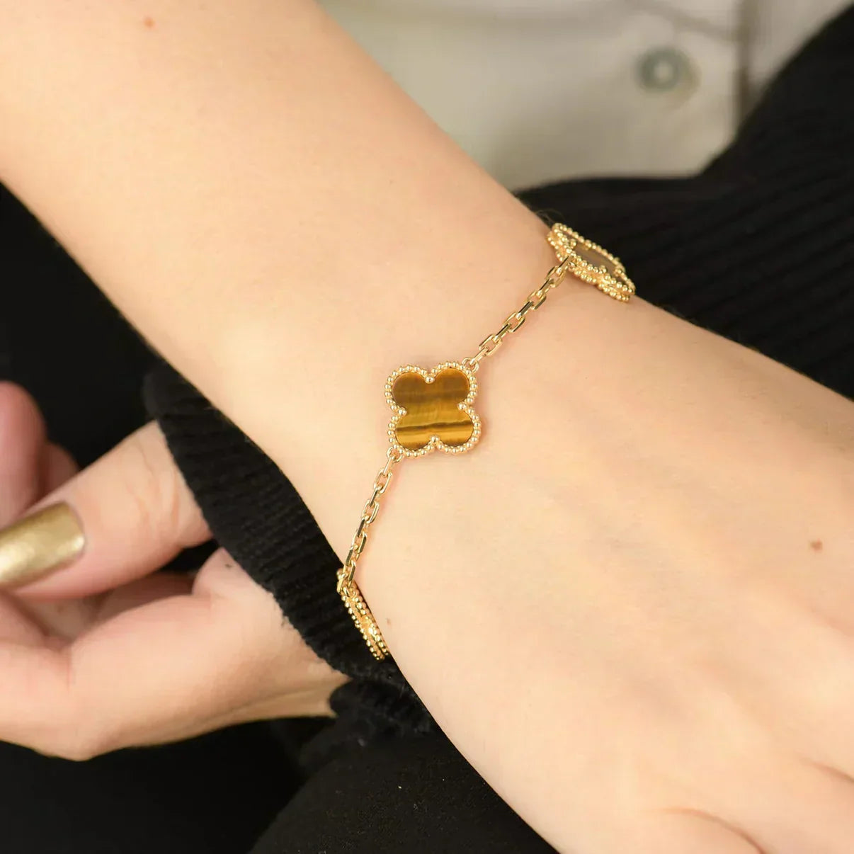 [Glimmer] CLOVER 5 MOTIFS TIGER EYE BRACELET COLLECTION