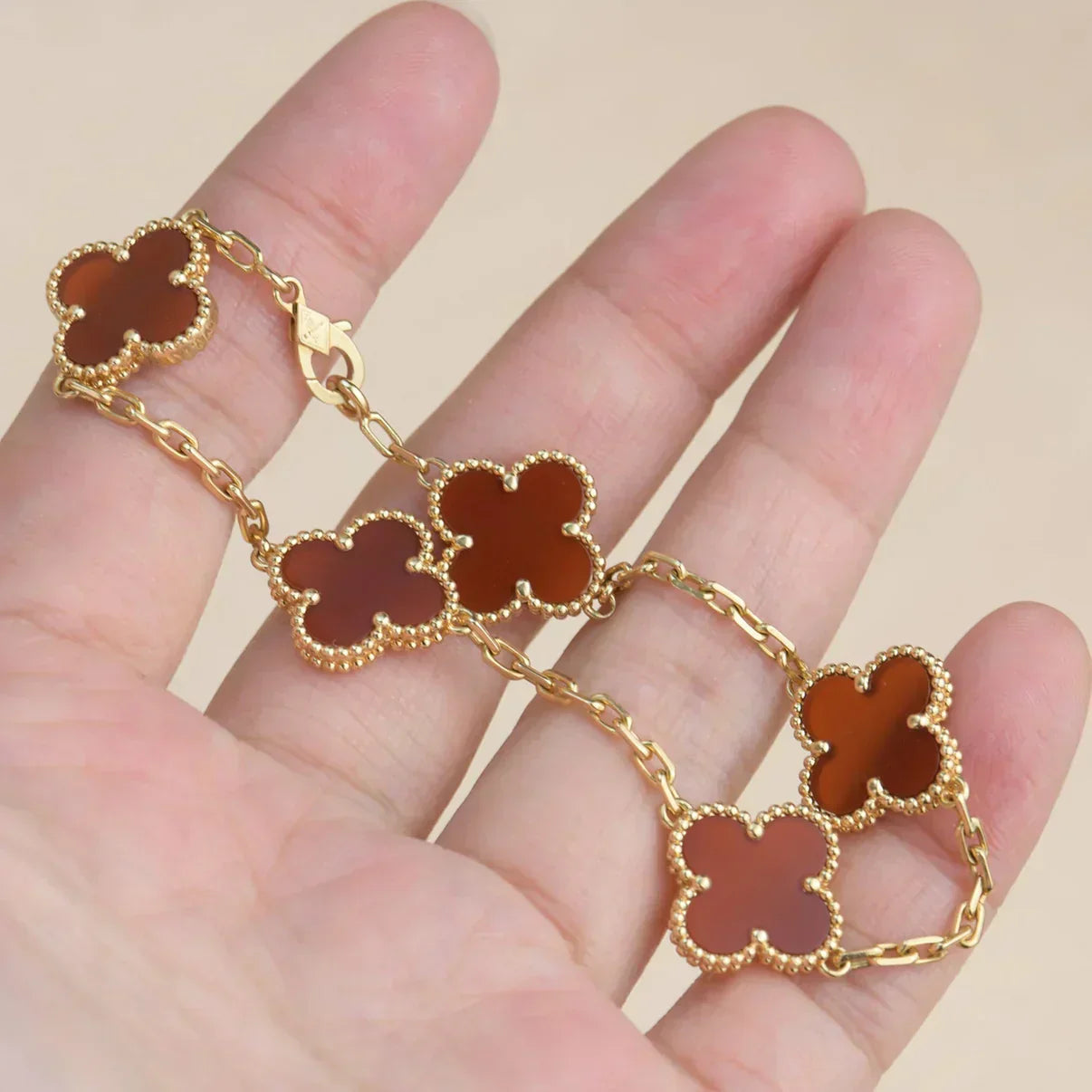 [Glimmer] CLOVER 5 MOTIF RED CORNELIAN BRACELET COLLECTION