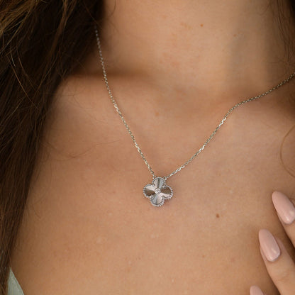 [Glimmer]CLOVER  15MM DIAMOND LASER NECKLACE SILVER