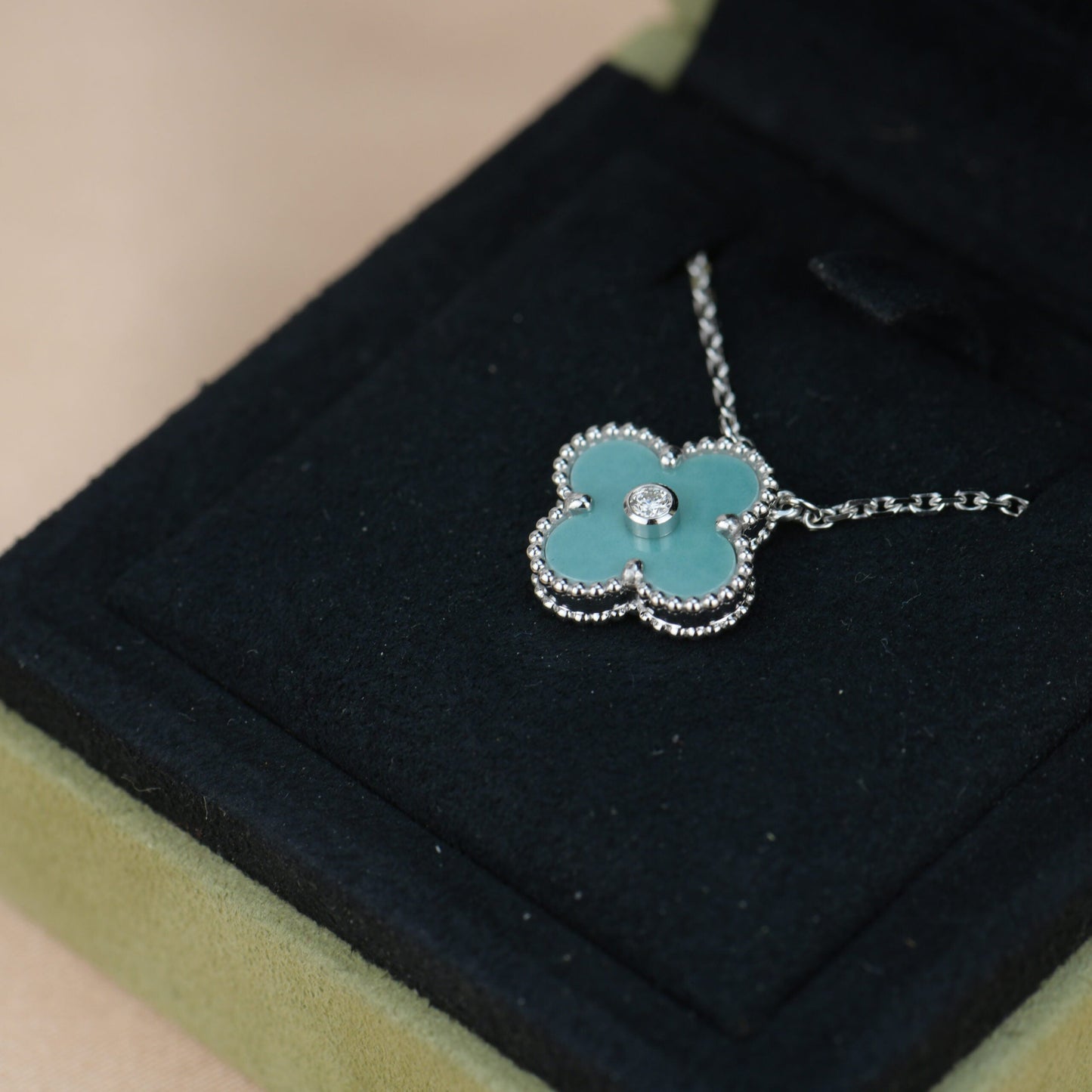 [Glimmer]CLOVER 15MM DIAMOND SVRES PORCELAIN  NECKLACE SILVER