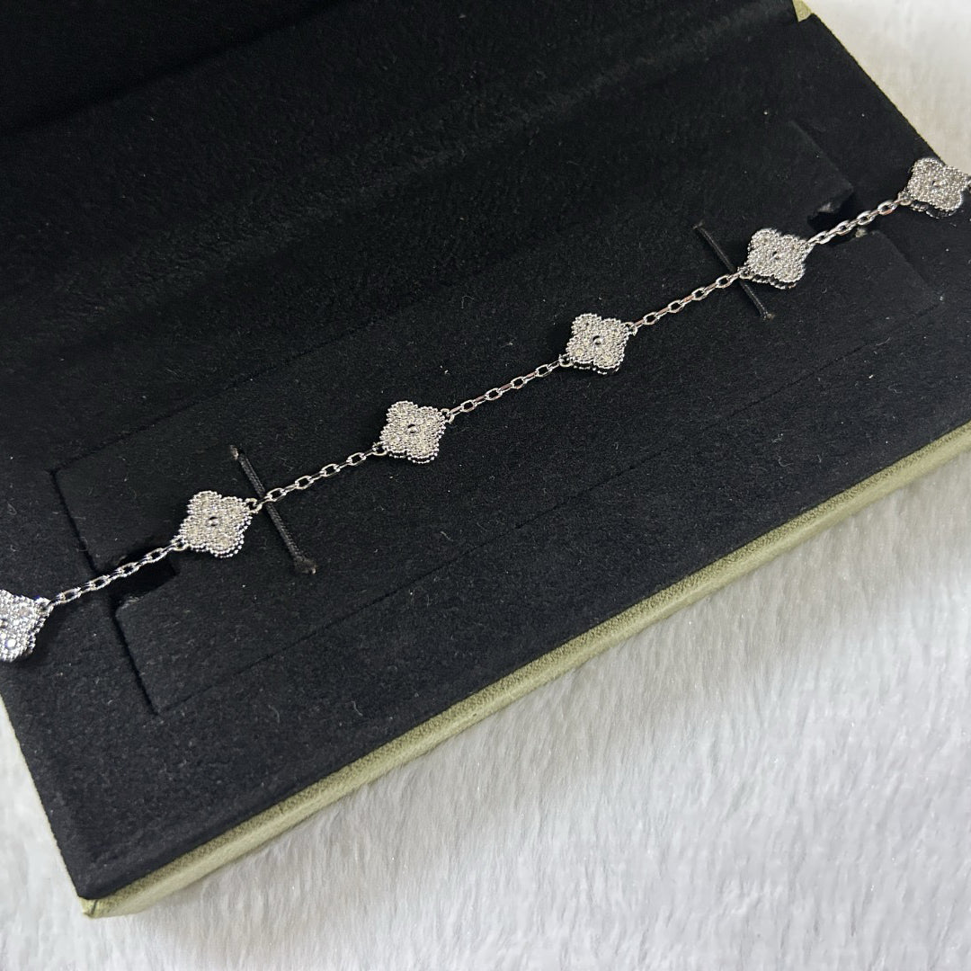 [Glimmer]CLOVER 6 MOTIF DIAMOND BRACELET