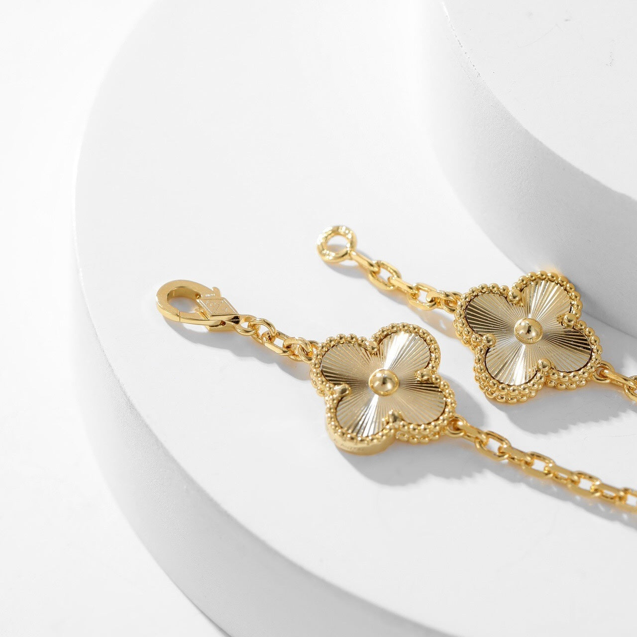 [Glimmer]CLOVER 10 MOTIFS LASER NECKLACE