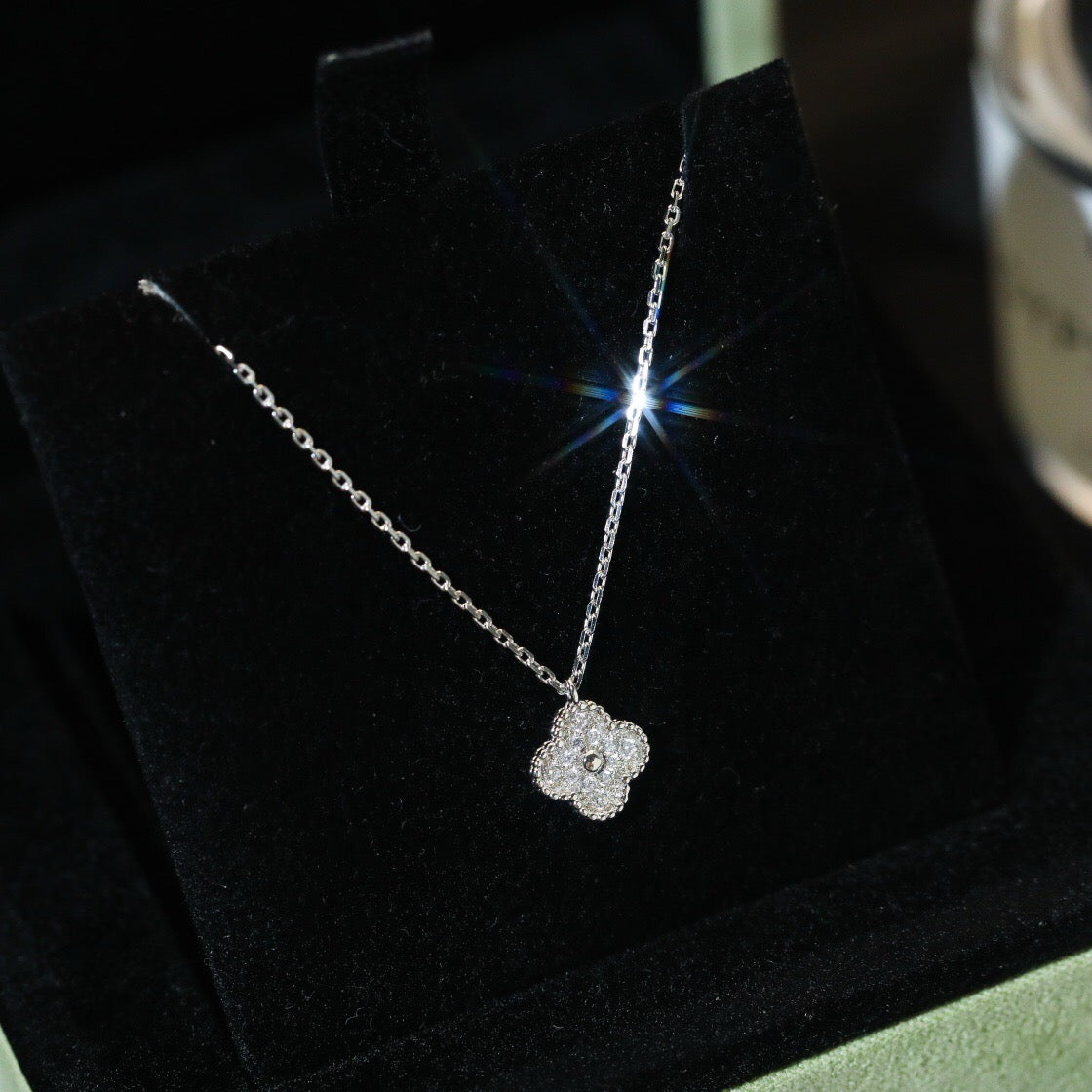 [Glimmer]CLOVER MINI 9.5MM PENDANT DIAMOND NECKLACE