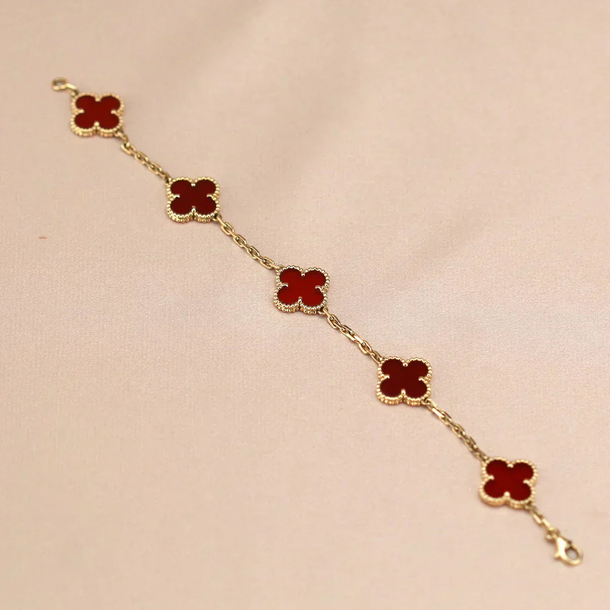 [Glimmer] CLOVER 5 MOTIF RED CORNELIAN BRACELET COLLECTION