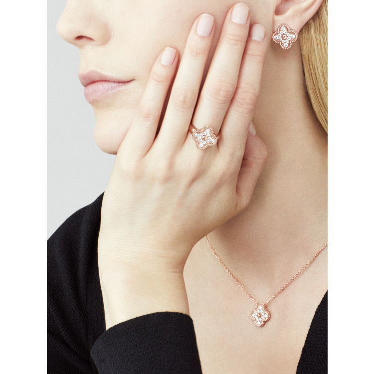 [Glimmer]CLOVER 15MM DIAMOND SINGLE FLOWER NECKLACE