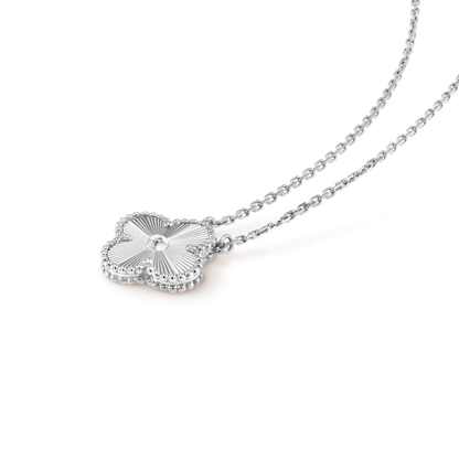 [Glimmer]CLOVER 15MM LASER NECKLACE SILVER