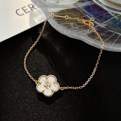 [Glimmer]LUCKY WHITE MOP PLUM BLOSSOM  BRACELET