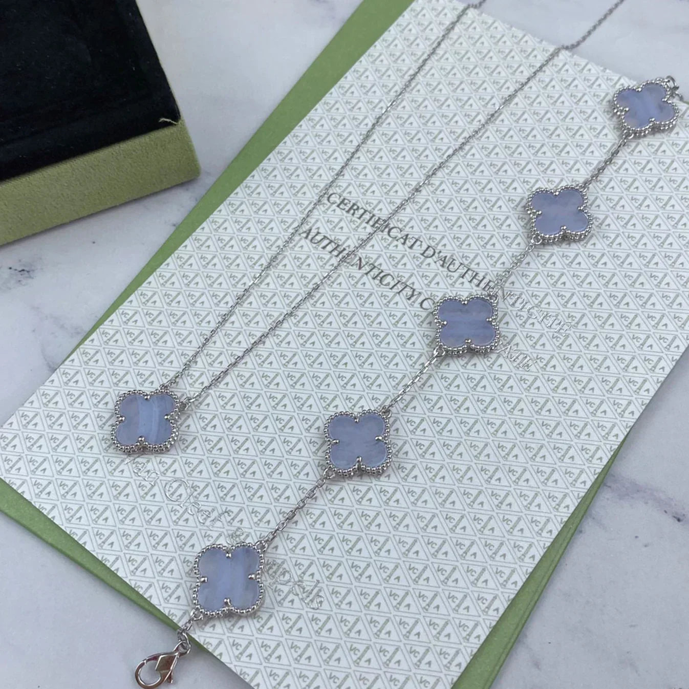 [Glimmer] CLOVER 5 MOTIF PURPLE CHALCEDONY BRACELET COLLECTION