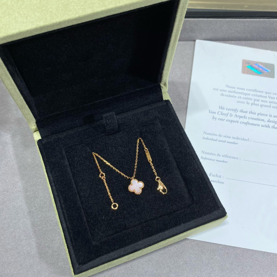 [Glimmer]CLOVER 15MM PINK MOTHER-OF-PEARL SINGLE FLOWER NECKLACE