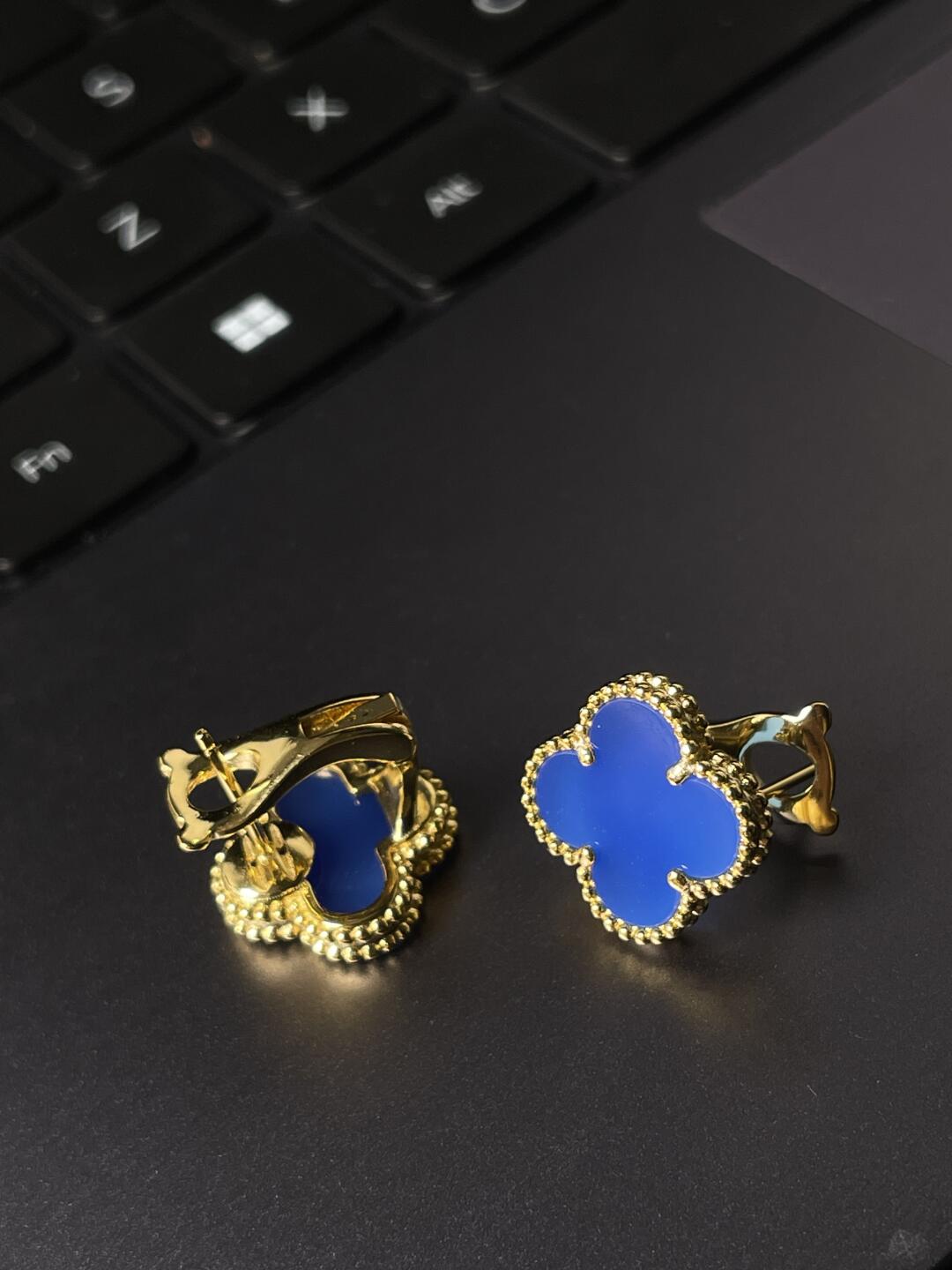 [Glimmer] CLOVER LARGE (20mm) 1 MOTIFS BLUE MOP STUD EARRINGS