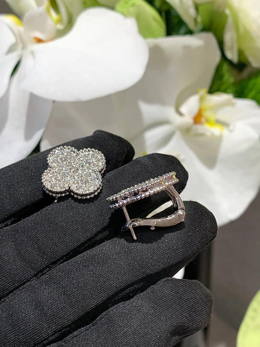 [Glimmer]CLOVER 20MM MOTIFS DIAMOND STUD EARRINGS SILVER