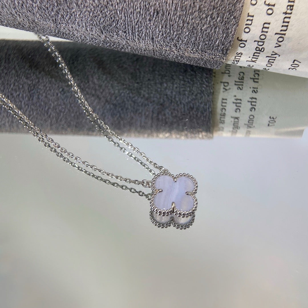 [Glimmer]CLOVER 15MM BLUE CHALCEDONY NECKLACE SILVER