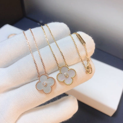 [Glimmer]CLOVER 15MM DIAMOND WHITE FRITILLARIA NECKLACE