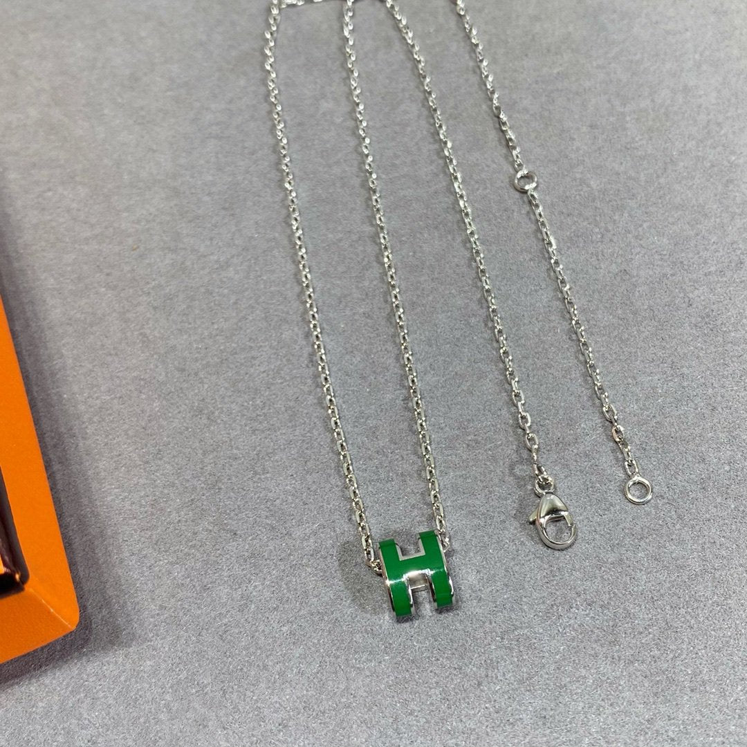 [Glimmer]POP H GREEN NECKLACE SILVER AND GOLD
