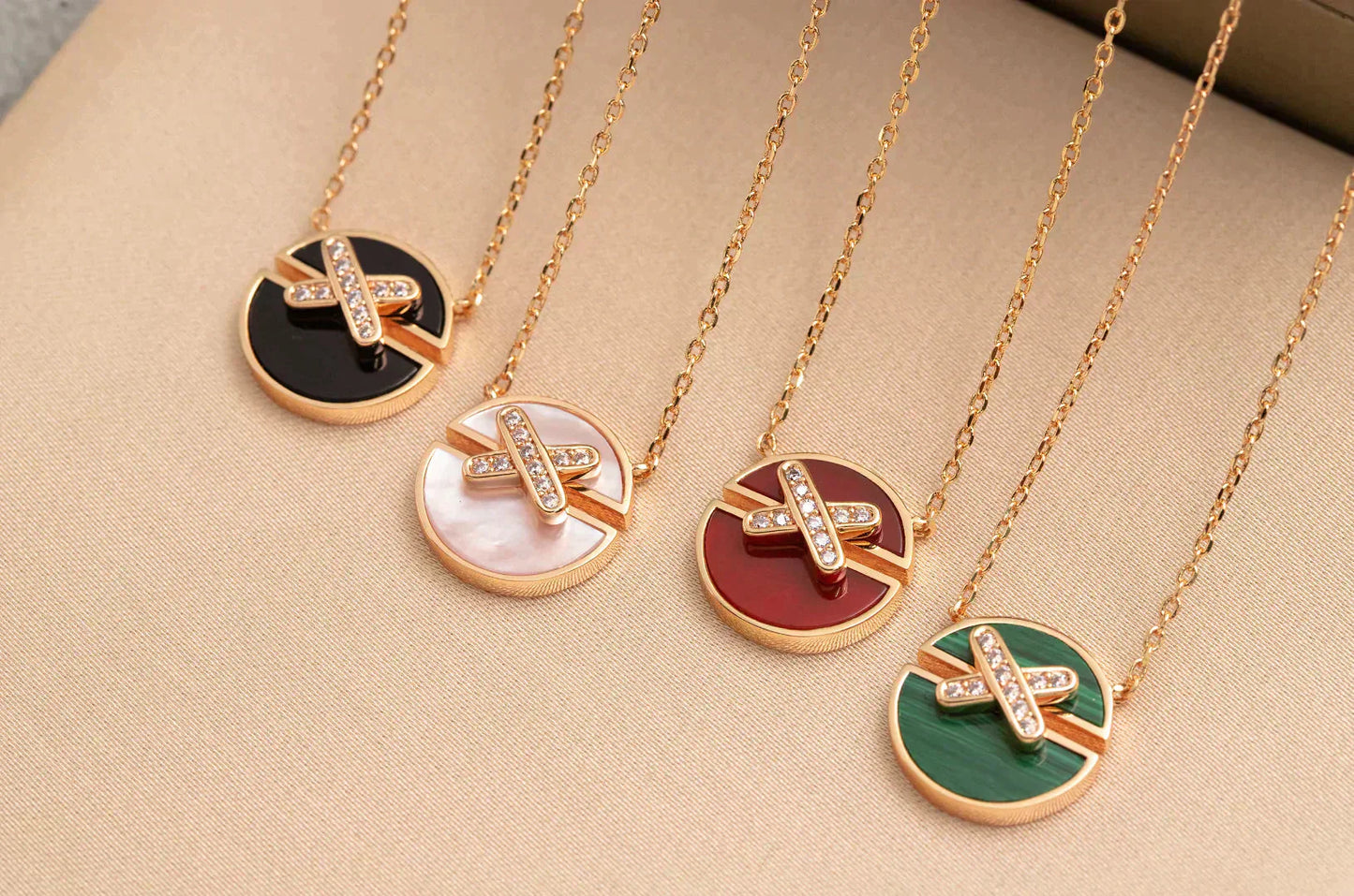 [Glimmer]JEUX DE Glimmer GOLD DIAMOND NECKLACE