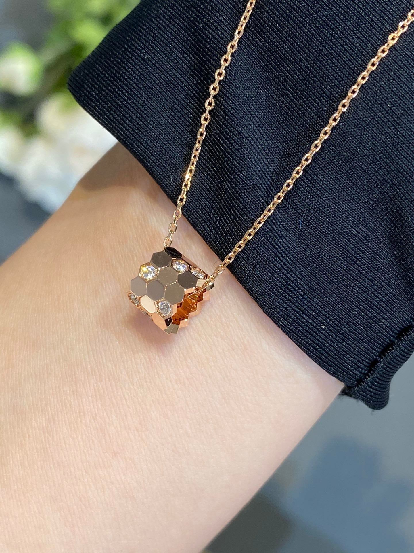 [Glimmer]BEE LOVE DIAMOND NECKLACE