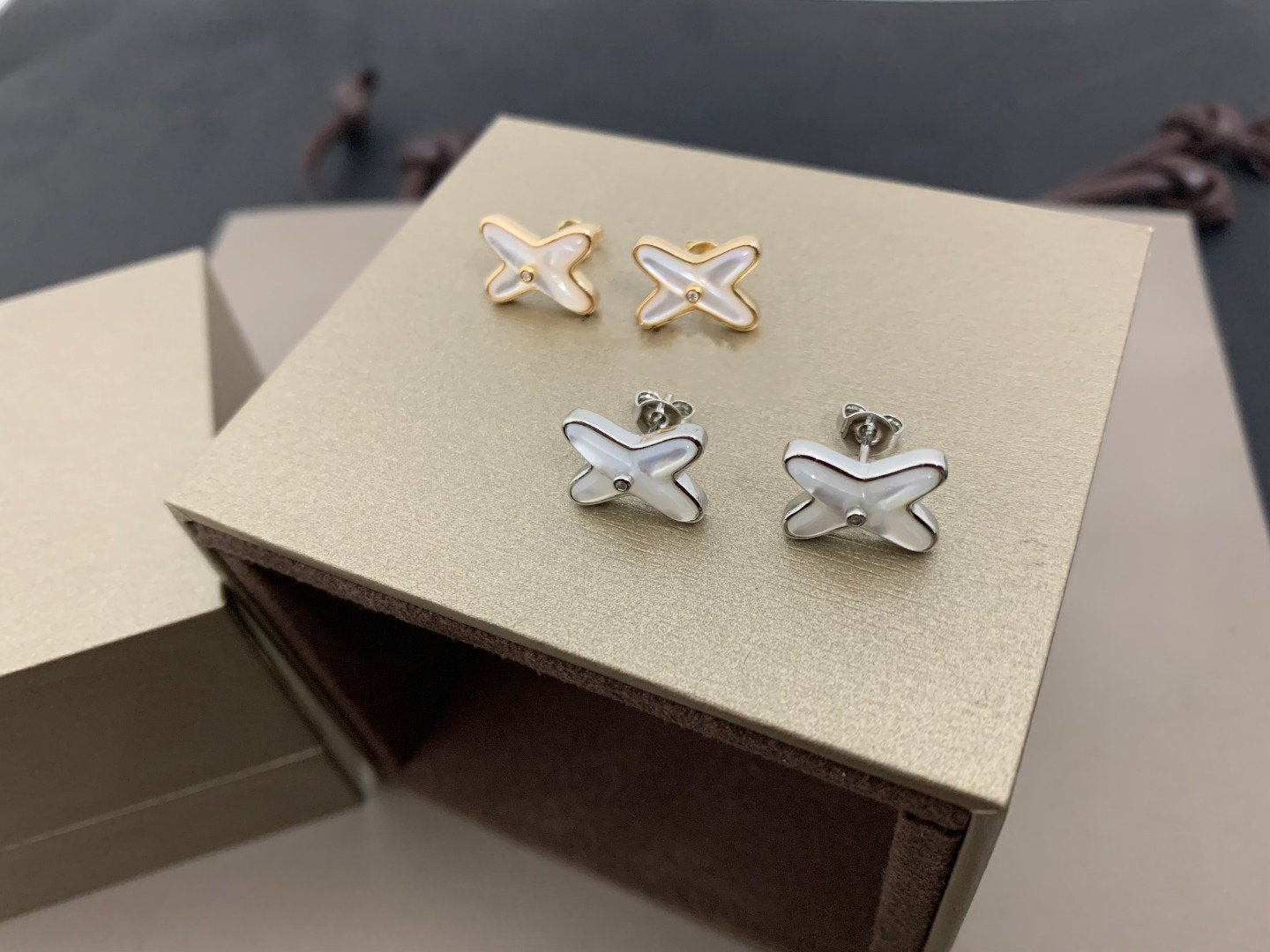 [Glimmer]JEUX DE WHITE MOP SILVER DIAMOND EARRINGS