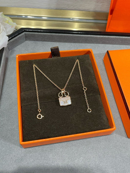 [Glimmer]H CIRCE MOISSANITE PENDANT NECKLACE GOLD
