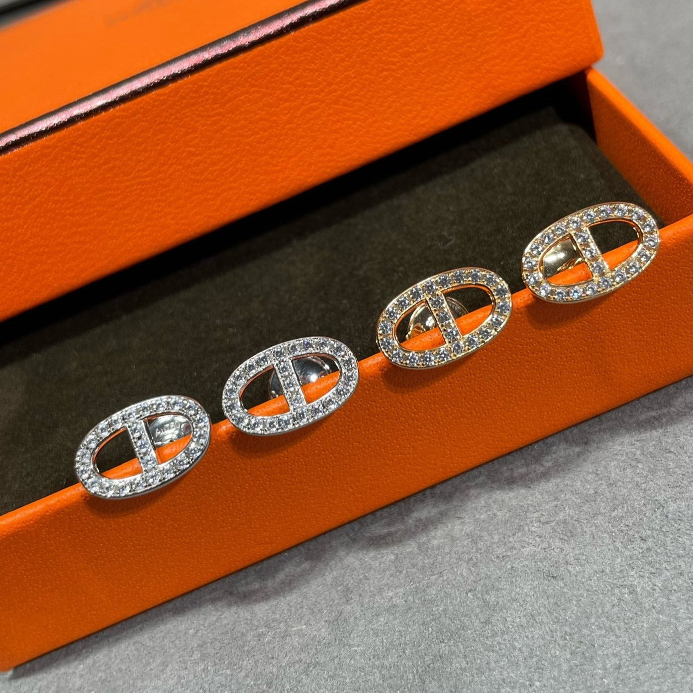 [Glimmer]HM フルダイヤモンド ピッグ ノーズ スタッド ピアス