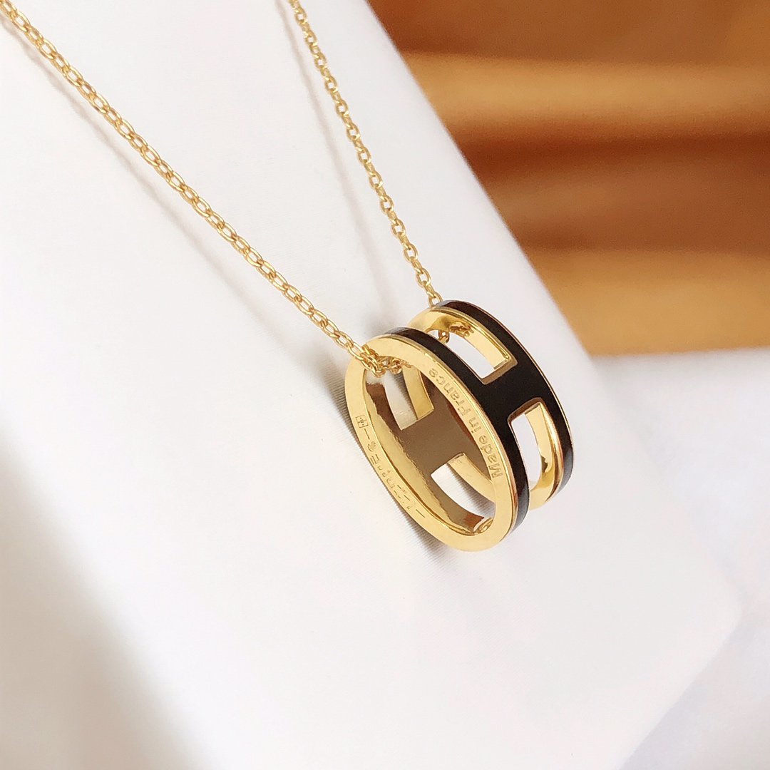 [Glimmer]HM CLIC BLACK ENAMEL GOLD NECKLACE