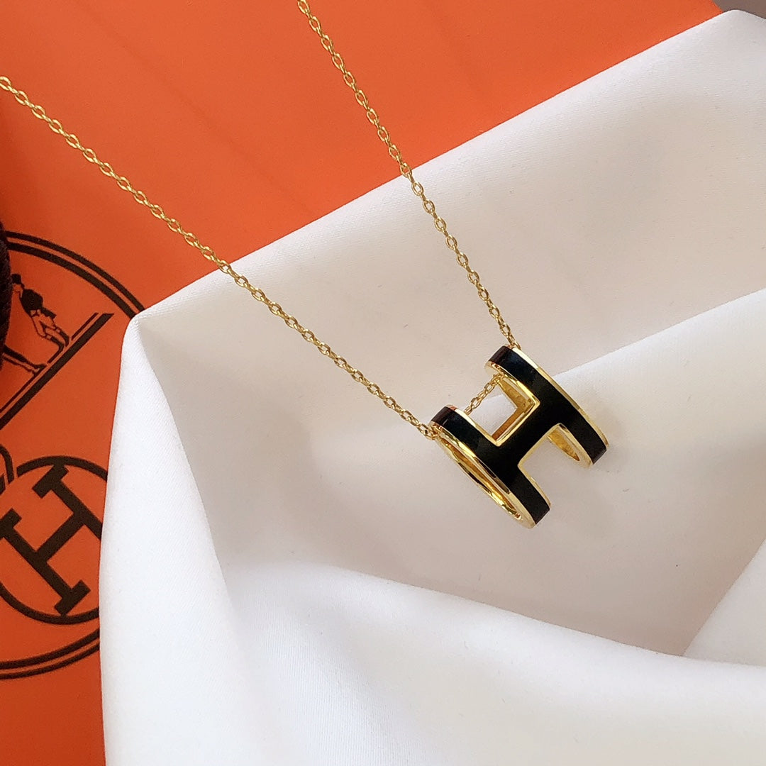 [Glimmer]HM CLIC BLACK ENAMEL GOLD NECKLACE