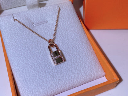 [Glimmer]HM ADVANCED NICHE LOCK HEAD NECKLACE DIAMONDS