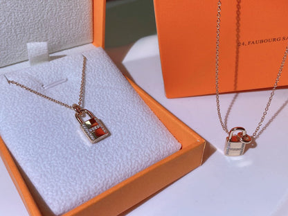 [Glimmer]HM ADVANCED NICHE LOCK HEAD NECKLACE DIAMONDS
