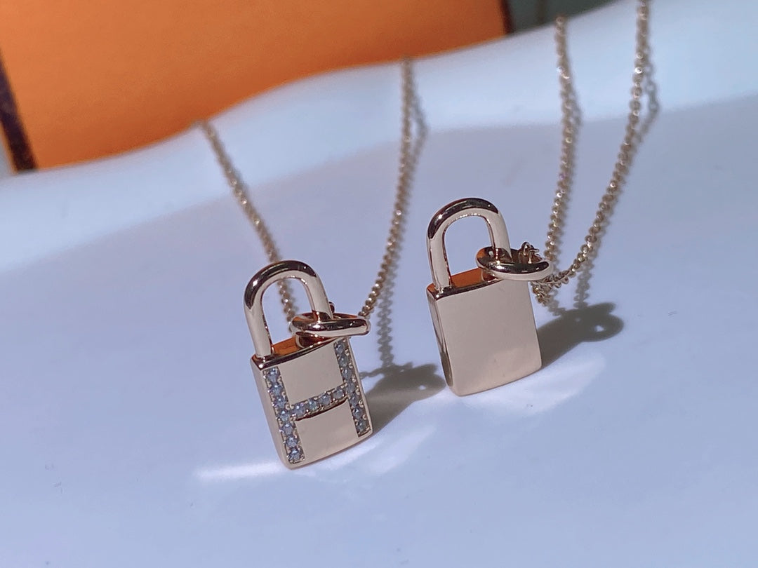 [Glimmer]HM ADVANCED NICHE LOCK HEAD NECKLACE DIAMONDS