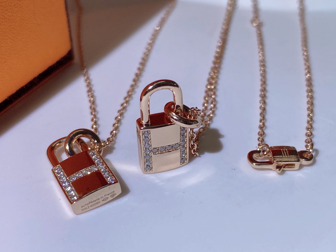 [Glimmer]HM ADVANCED NICHE LOCK HEAD NECKLACE DIAMONDS