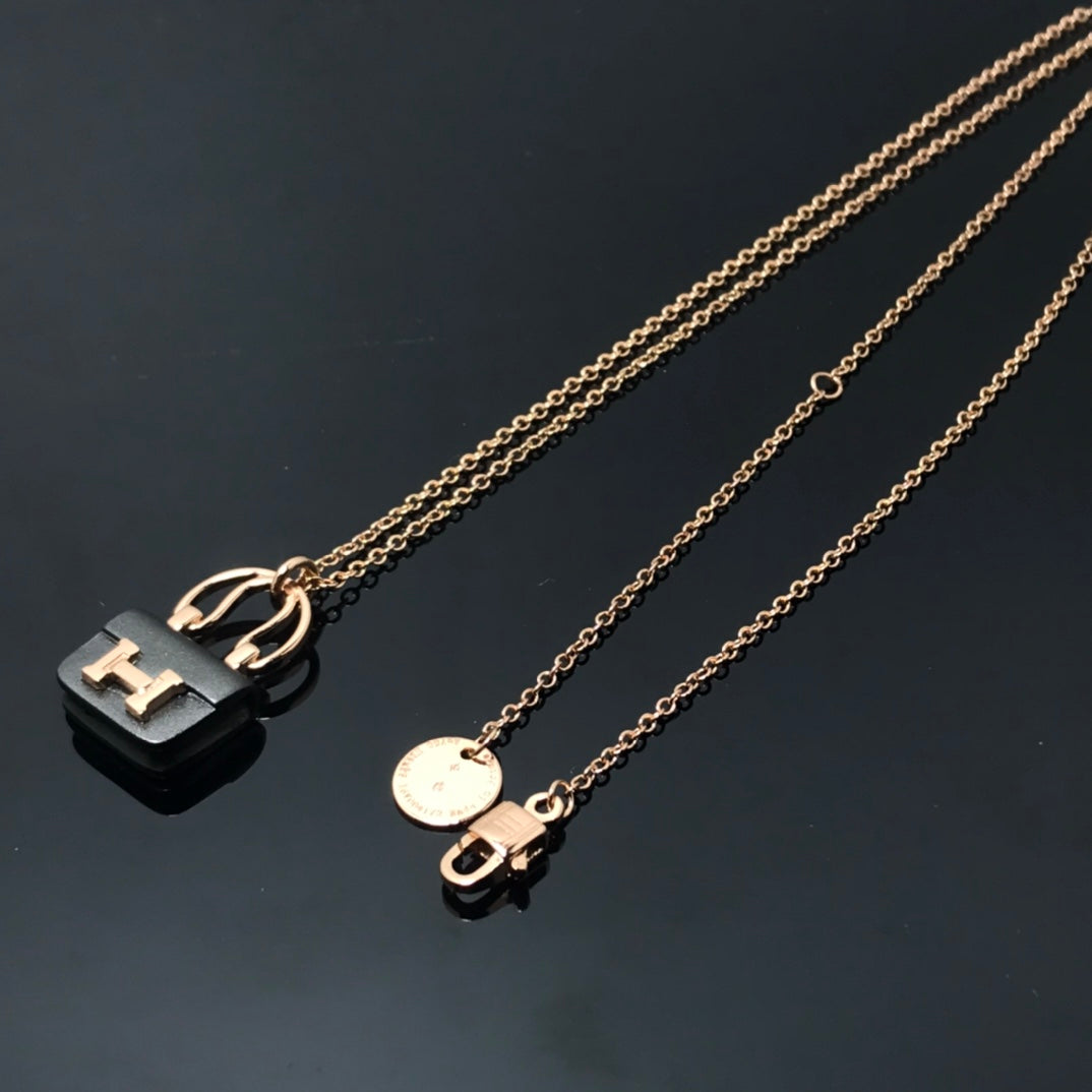[Glimmer]WOMEN'S HM AMULETTES CONSTANCE PENDANT NECKLACE