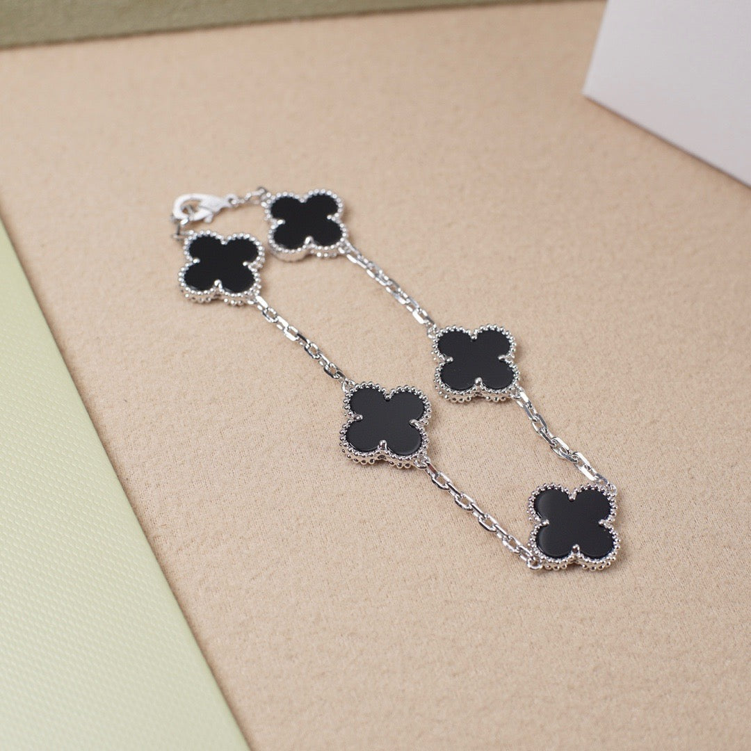 [Glimmer] CLOVER 5 MOTIF ONYXS BRACELET COLLECTION