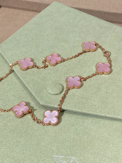 [Glimmer Jewellery] ピンクのネックレス（10連クローバー）