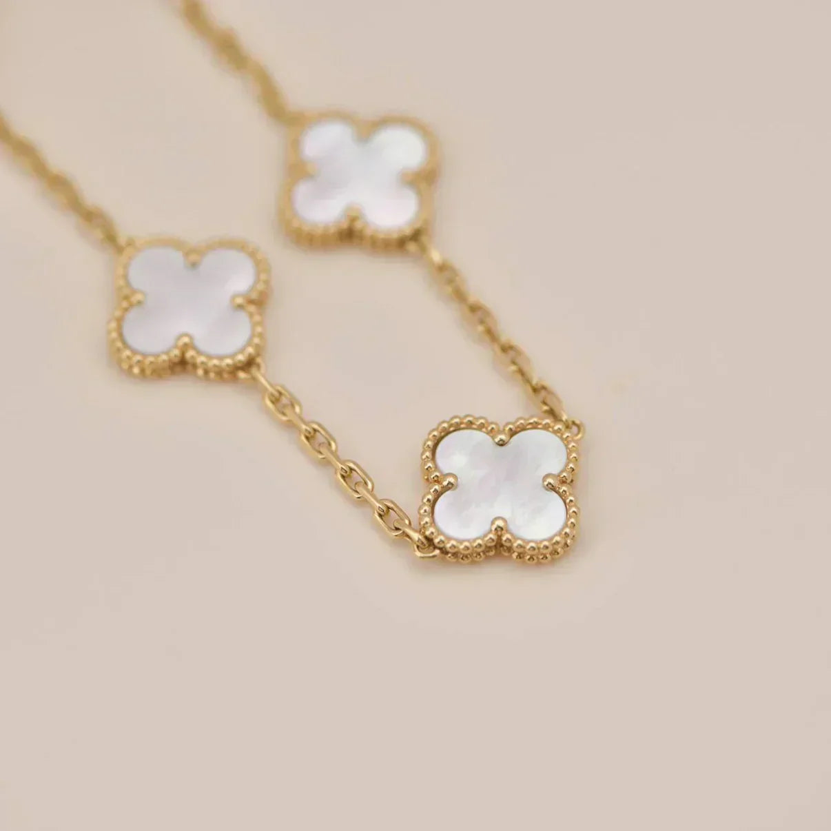 [Glimmer]CLOVER WHITE PEARL MOP 5 MOTIF BRACELET COLLECTION