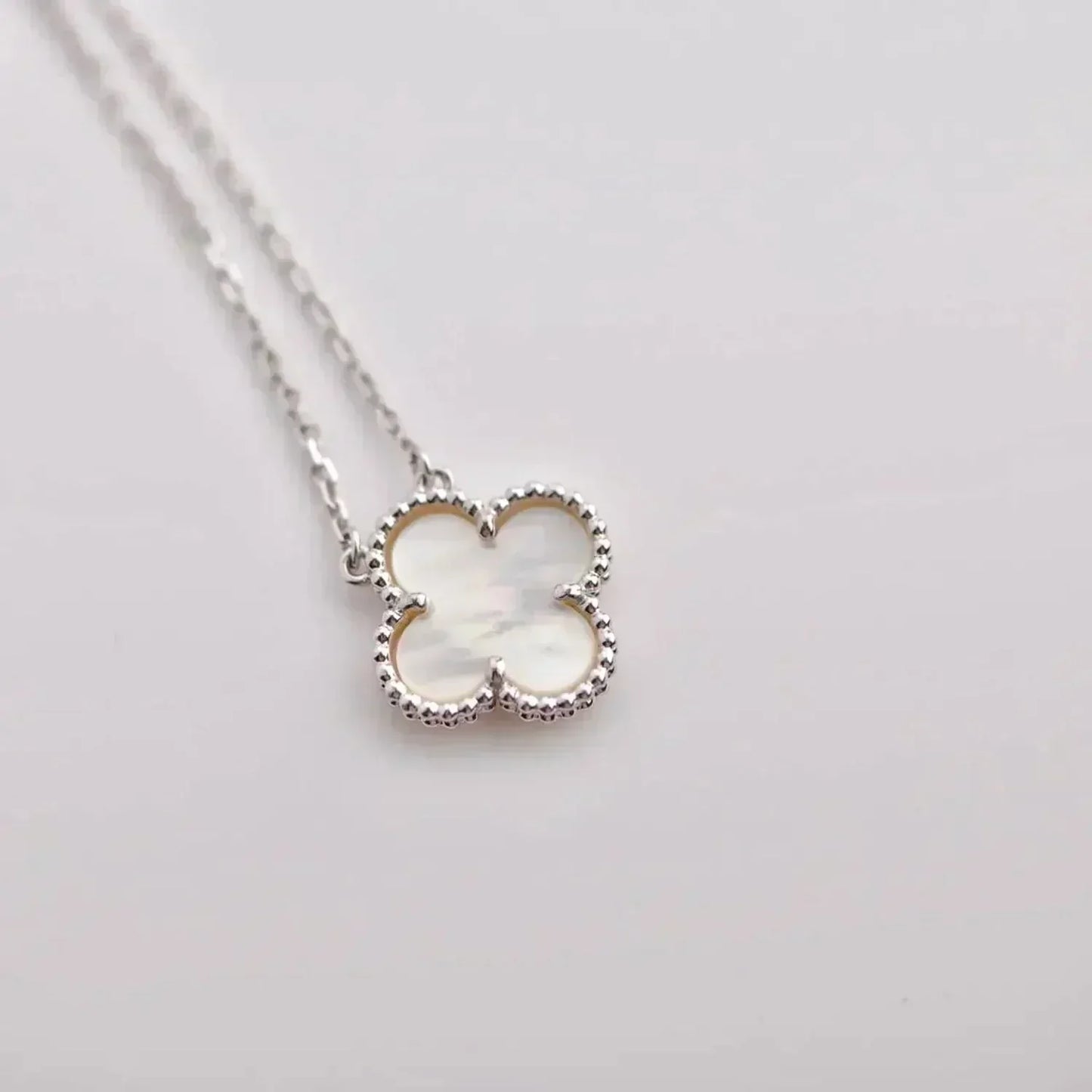 [Glimmer]CLOVER 15MM ホワイトマザーオブパール シルバー