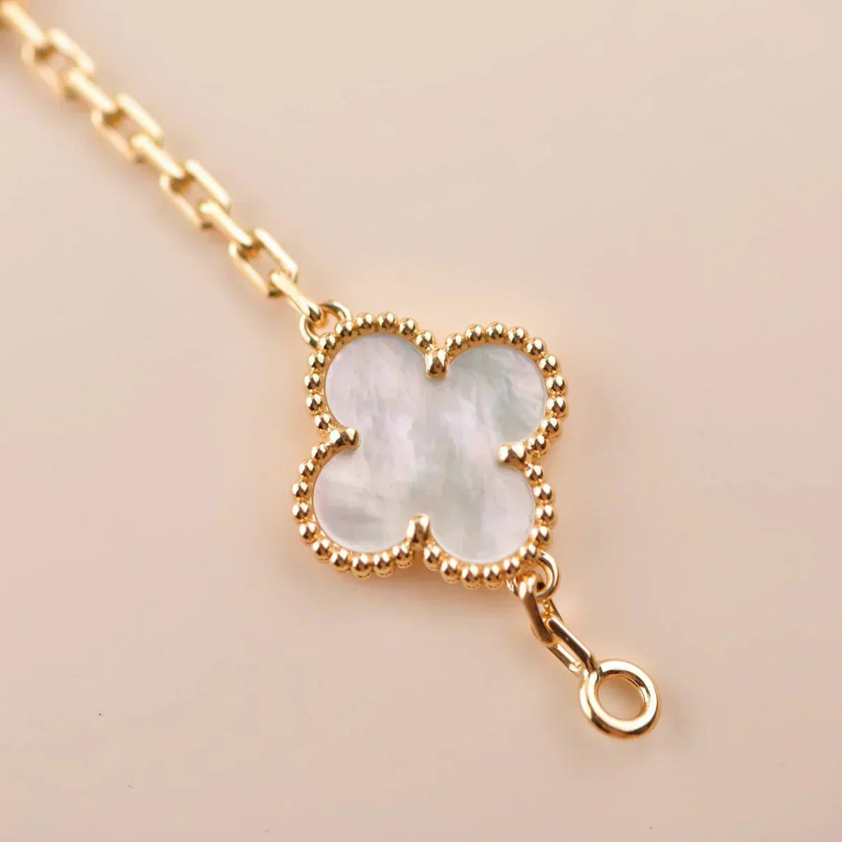 [Glimmer]CLOVER WHITE PEARL MOP 5 MOTIF BRACELET COLLECTION