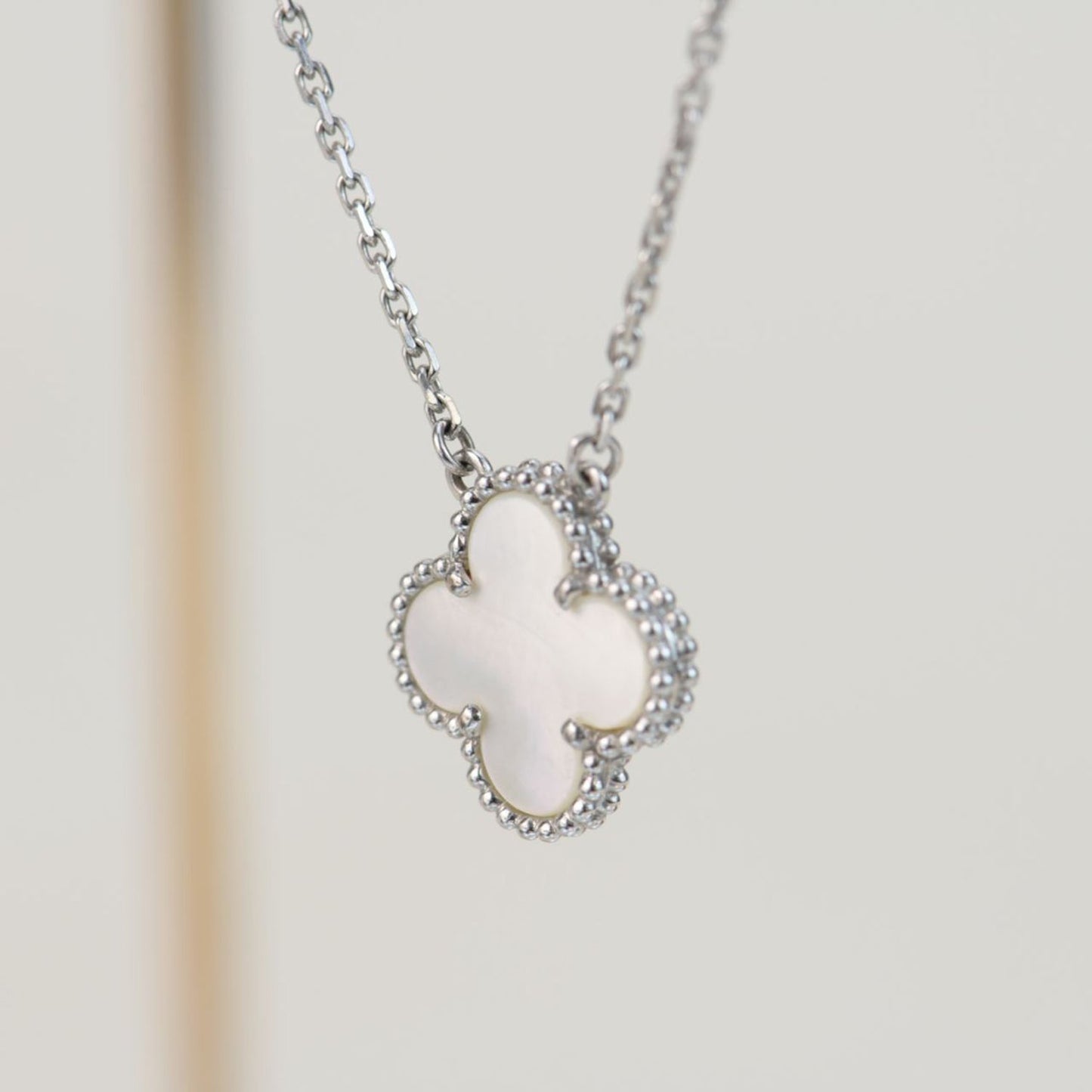 [Glimmer]CLOVER 15MM ホワイトマザーオブパール シルバー