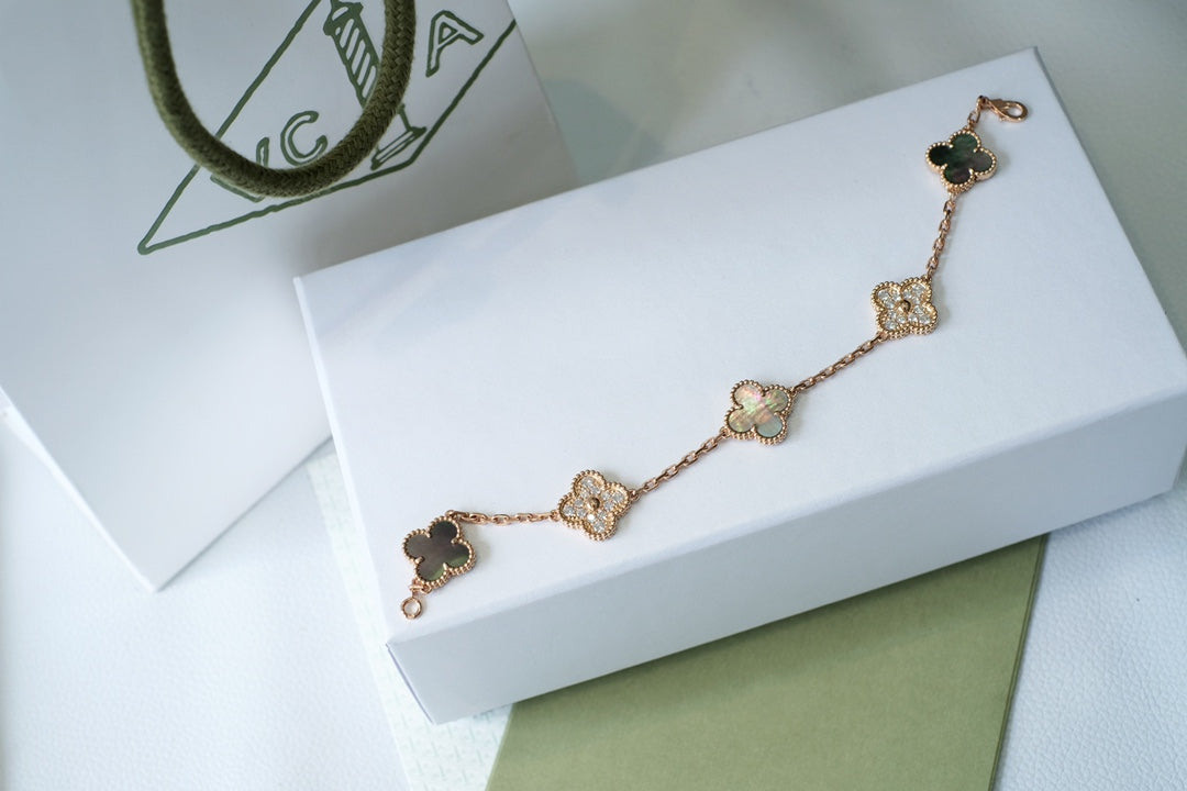 [Glimmer] CLOVER 5 MOTIF GRAY MOP BRACELET COLLECTION