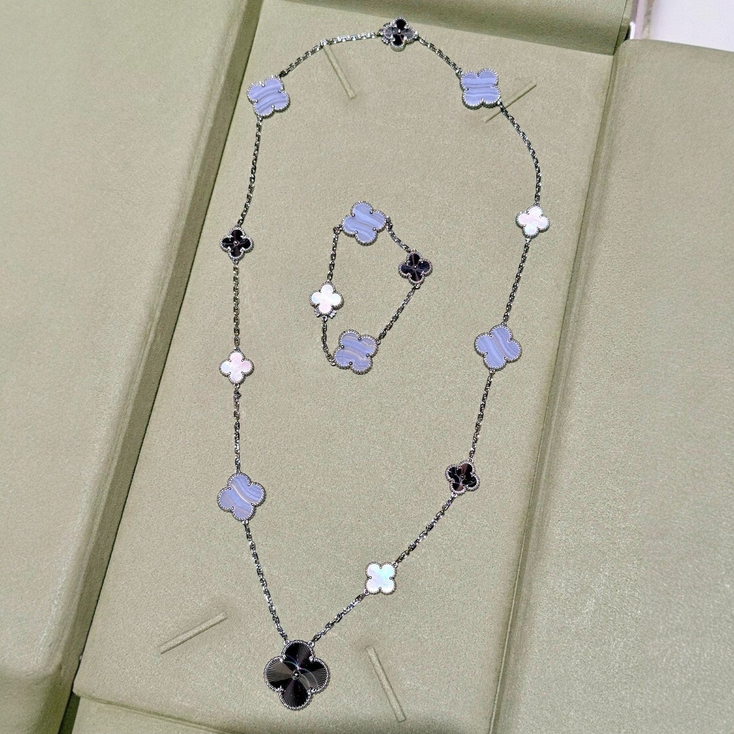 [Glimmer]DETACHABLE CLOVER 15(11+4) FLOWER SILVER NECKLACE SET