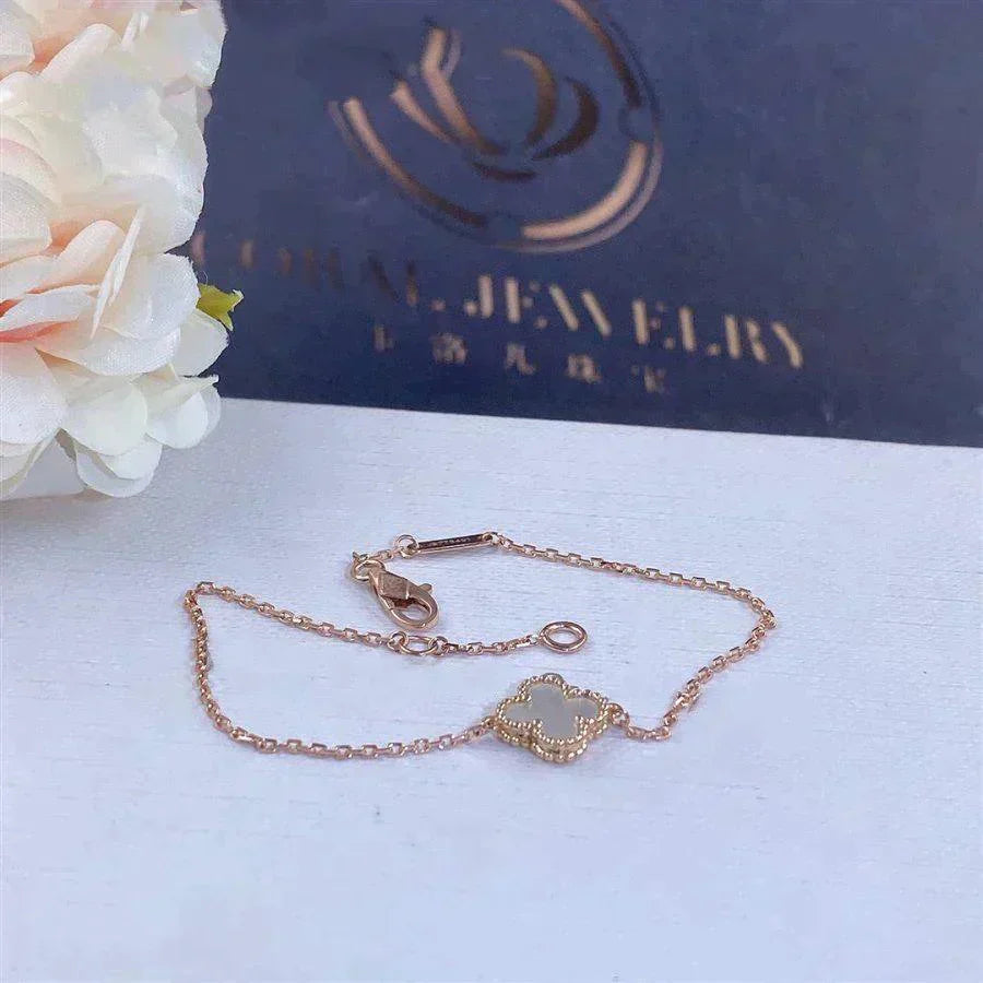 [Glimmer]CLOVER WHITE MOP SINGLE FLOWER BRACELET