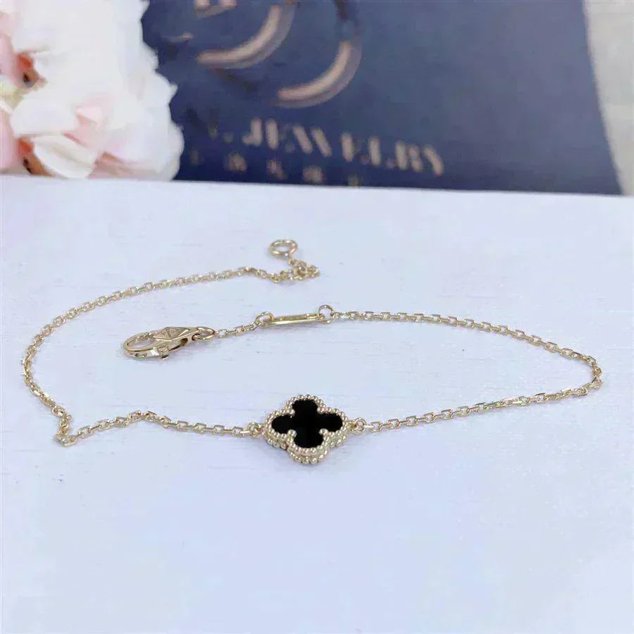 [Glimmer]CLOVER ONYX SINGLE FLOWER BRACELET