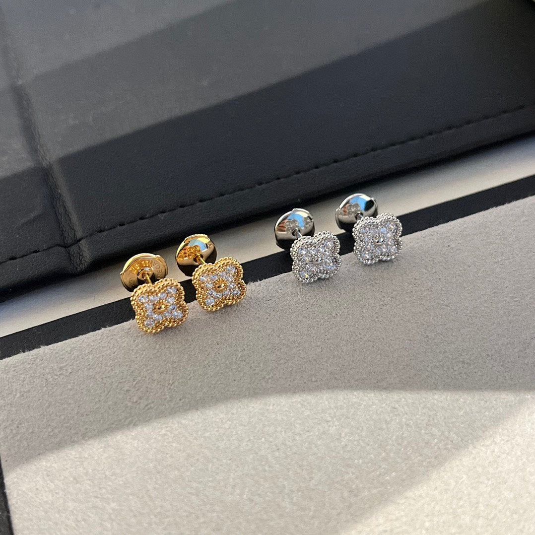 [Glimmer]クローバーミニダイヤモンドスタッドイヤリング