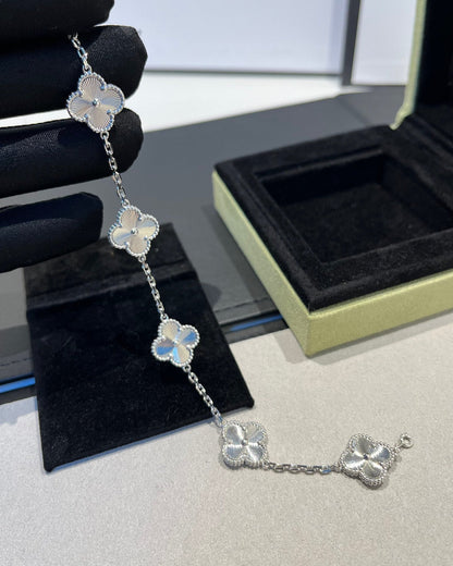 [Glimmer] CLOVER 5 MOTIF LASER BRACELET COLLECTION