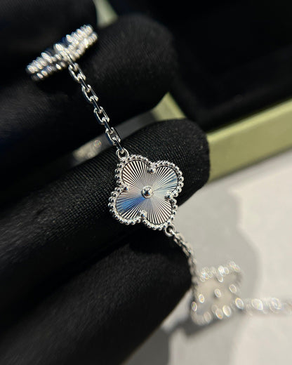 [Glimmer] CLOVER 5 MOTIF LASER BRACELET COLLECTION