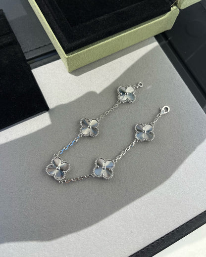 [Glimmer] CLOVER 5 MOTIF LASER BRACELET COLLECTION